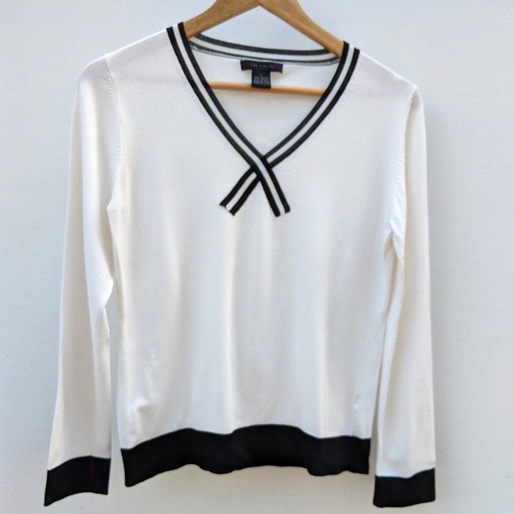 The Limited Sz L Bow Design Long Sleeve Sweater